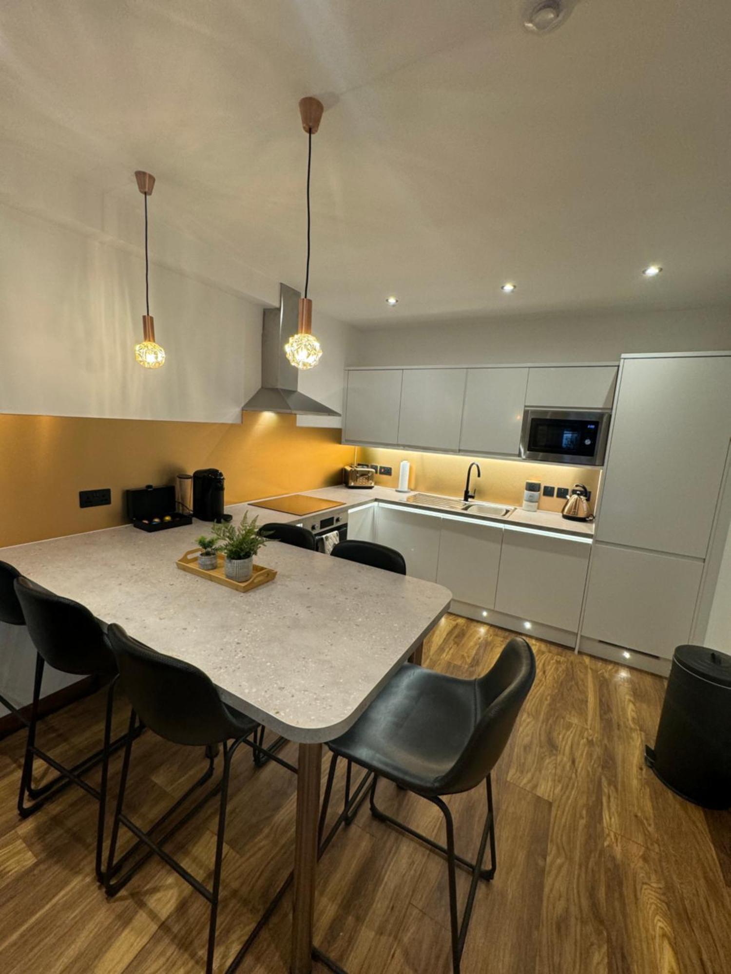1 Sheraton Apartments فورت ويليام المظهر الخارجي الصورة