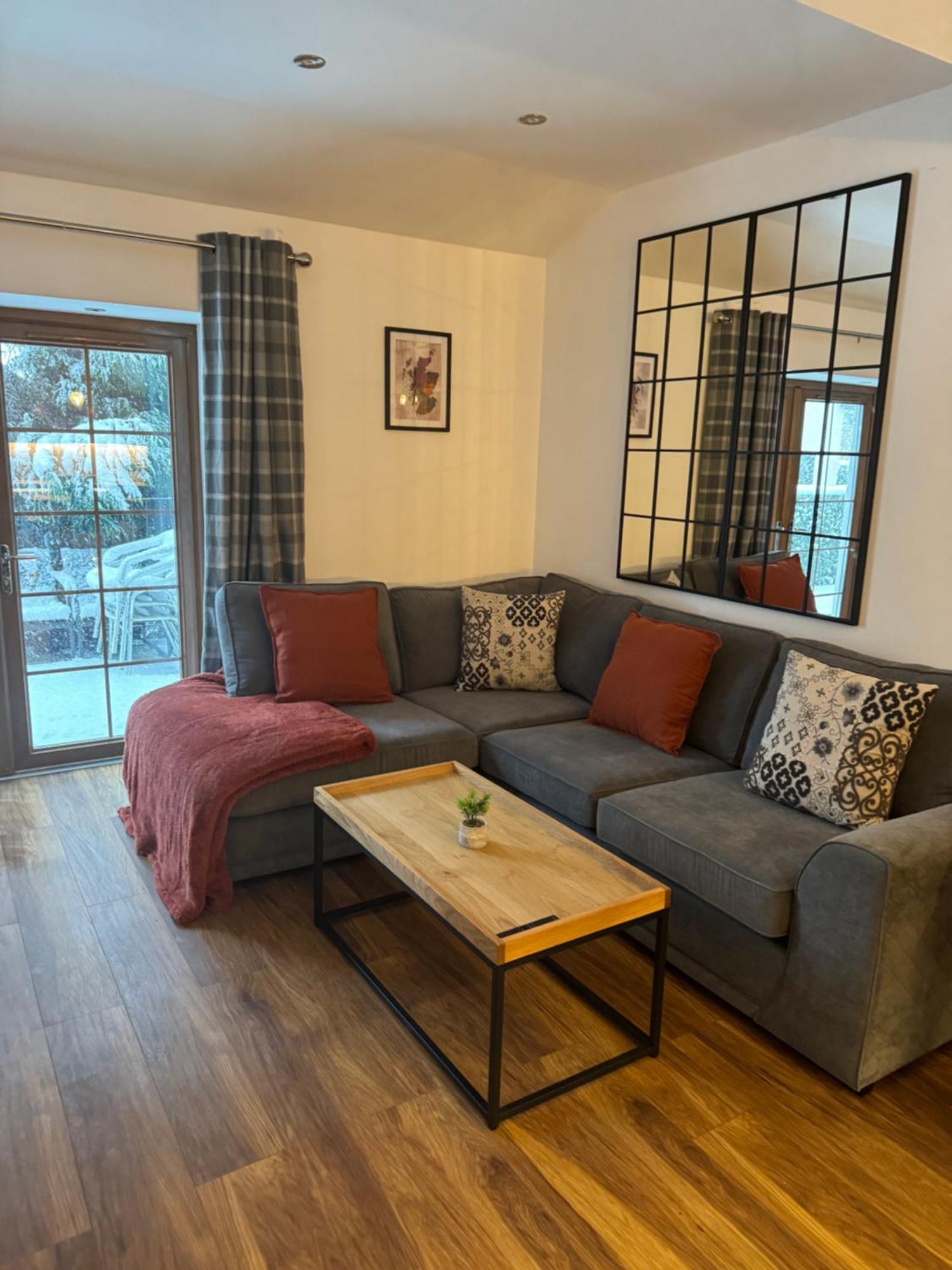 1 Sheraton Apartments فورت ويليام المظهر الخارجي الصورة